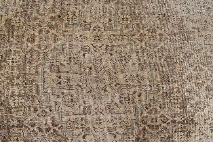 6' x 9' Tabriz Area Rug